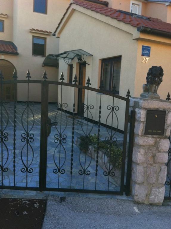 Guest House Suzana Omišalj Kültér fotó